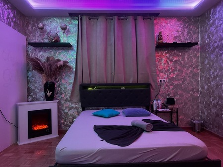 Angie Girls ALLE ZIMMER KLIMATISIERT!, Neustadt an der Weinstraße