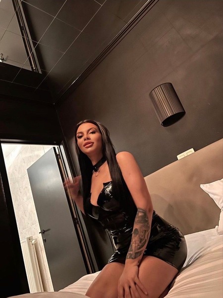 Roxana - Crazy Chicken Farm – Wurzburg photo 5