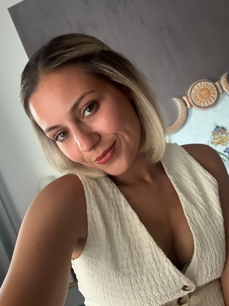 Foto von Giulia - Dates erst ab 2 Stunden