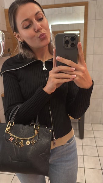 Foto von Giulia - Dates erst ab 2 Stunden