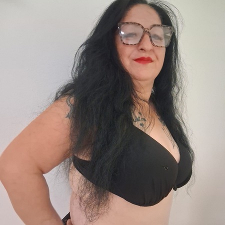 Sara GANZ NEU, München