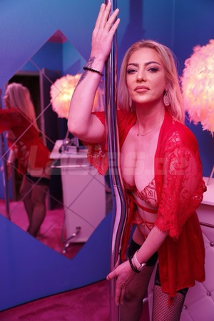 JOSY bei Massage Kompliment, Dortmund