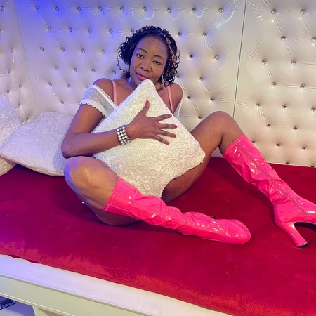 Esperanza Sharon Profi Massagen aus Trinidad, Rosenheim
