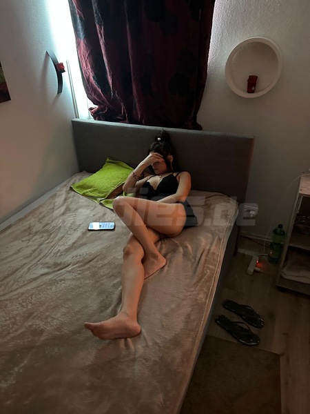 Foto von Hila nur WA erreichbar