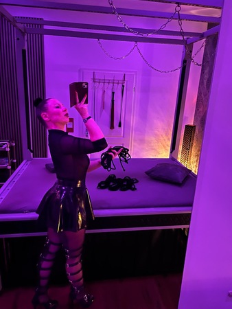 Domina Miss Ella Narcotic vom 19.-21.04., Oldenburg