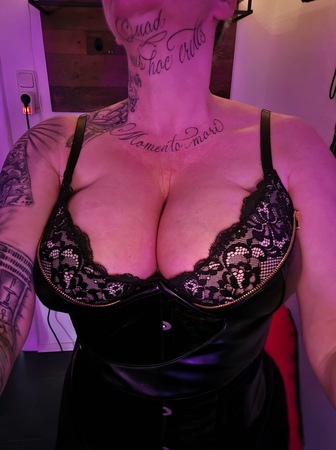 Domina Herrin Lady Luck (sucht TPE Skl.), Hamburg