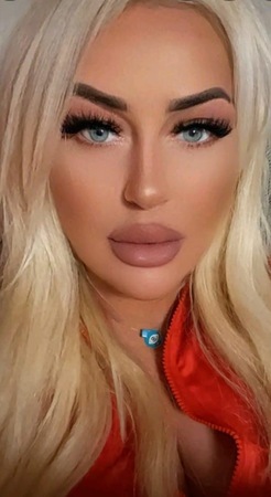 Marie 28, Party und dirty Talk, Hamburg