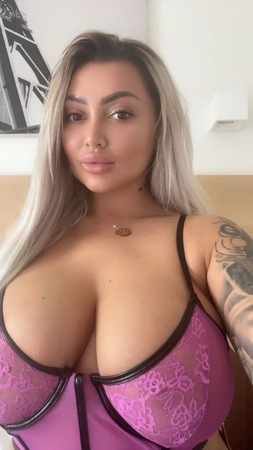 Neue Nummer - LATEX L*TSCH L*DER VALENTINA, Kassel