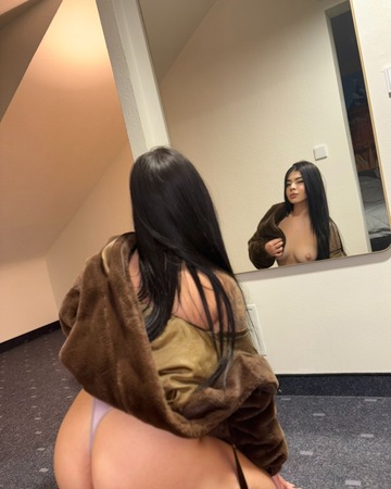 Emilia Teenie (18+) Telnr folgt, Wiesbaden