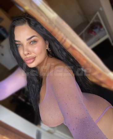 SELENA NEU NEU NEU, Bremen