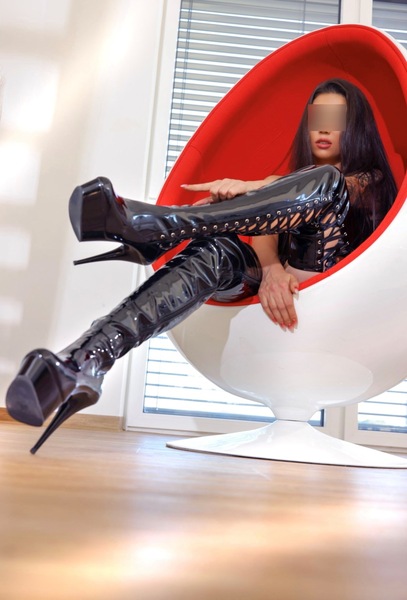 Foto von Kami auch dominant