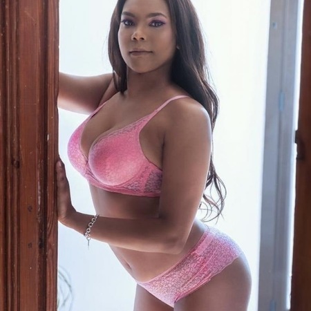 ****Mia**** ****AV****