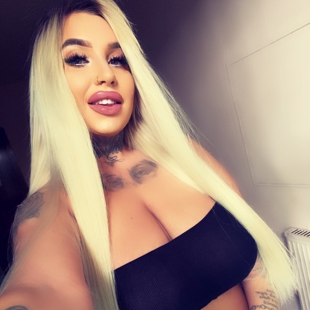 <img src="https://static.ladies-cdn.de/ladies/images/static-cdn/ladies-stars/img/ladies-stars-logo-icon.svg" class="starsContentIcon" />Beatrice NEU, Köln