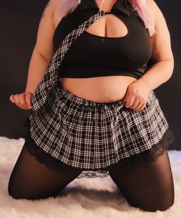 Curvy_Lucy, Online Service
