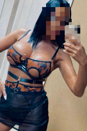 Amira - ESCORT + BESUCHBAR + HAUS- UND HOTELBESUCHE, Düsseldorf