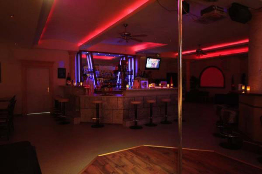 Foto von Neu und einzigartig - der größte Club der Swiss Romande