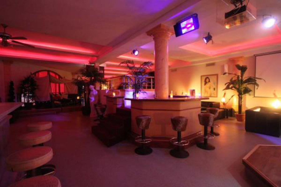 Foto von Neu und einzigartig - der größte Club der Swiss Romande