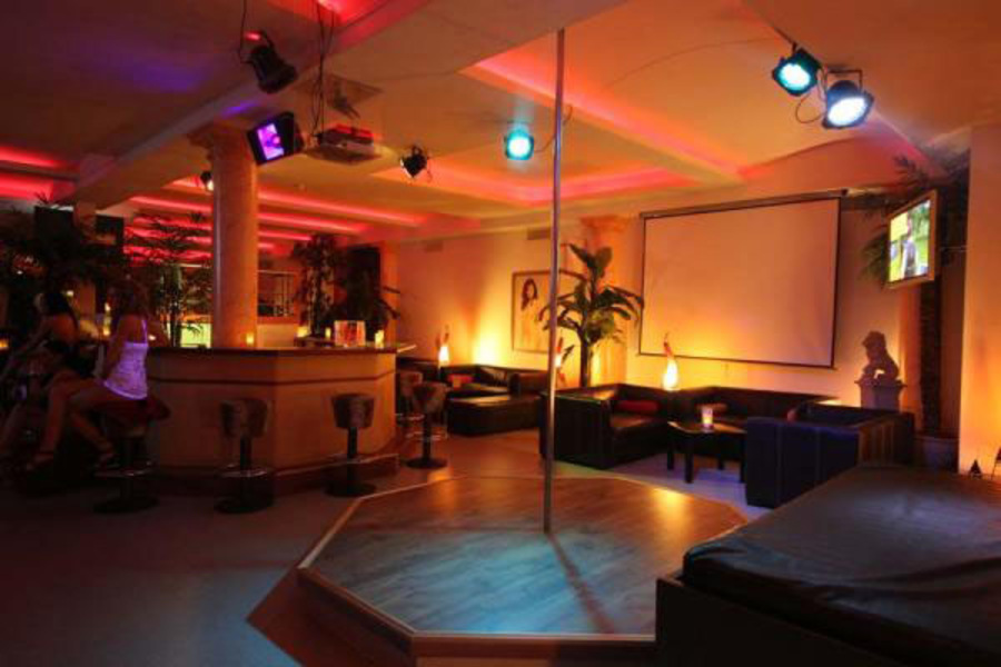 Foto von Neu und einzigartig - der größte Club der Swiss Romande