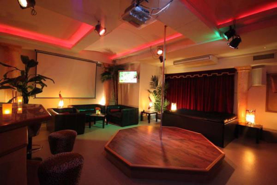 Foto von Neu und einzigartig - der größte Club der Swiss Romande