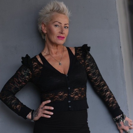 EVA auch Escort