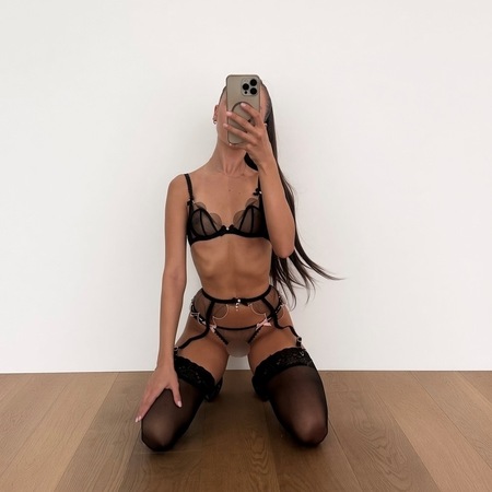 Amelie Young 18, Hamburg
