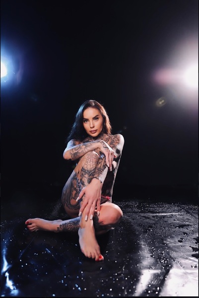 Foto von SANDRA - EINE BERUHIGUNG FÜR DEN KÖRPER, EINE EXPL. DER SINNE