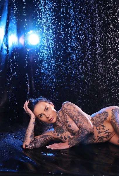 Foto von SANDRA - EINE BERUHIGUNG FÜR DEN KÖRPER, EINE EXPL. DER SINNE