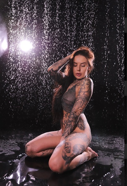 Foto von SANDRA - EINE BERUHIGUNG FÜR DEN KÖRPER, EINE EXPL. DER SINNE