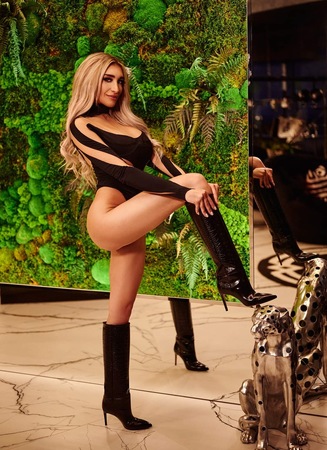 Tania - Nur bis Freitag!, München