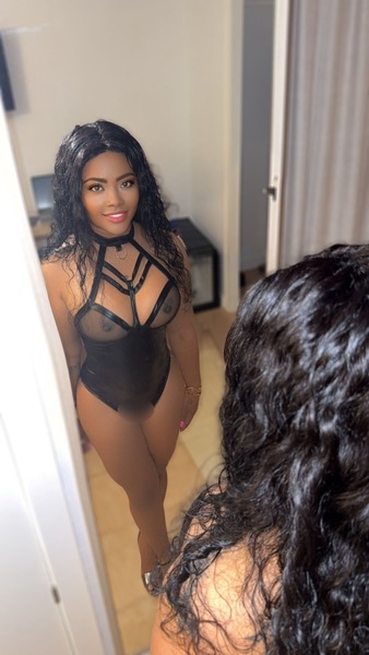 Foto von Catalina Hot Party