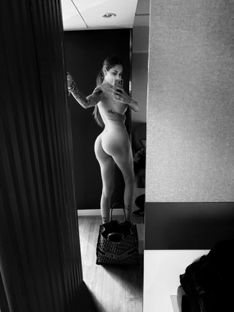 Karina- Erstes mal in der Stadt Nur eine Woche Da!, München