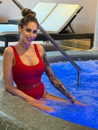 Karina- Erstes mal in der Stadt Nur eine Woche Da!, München