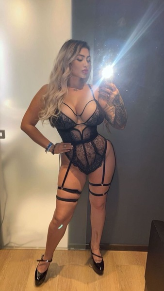 Foto von Vollbusiges L*TSCH L*DER VALENTINA
