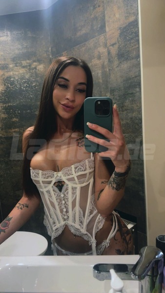 Foto von NEU-NUR FÜR KURZE ZEIT Skinny Girl 18+ Gizem