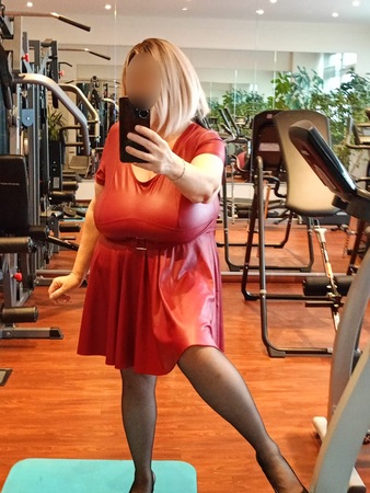 Carmen Molly Mega Busen - Originalbilder 100%, Bonn