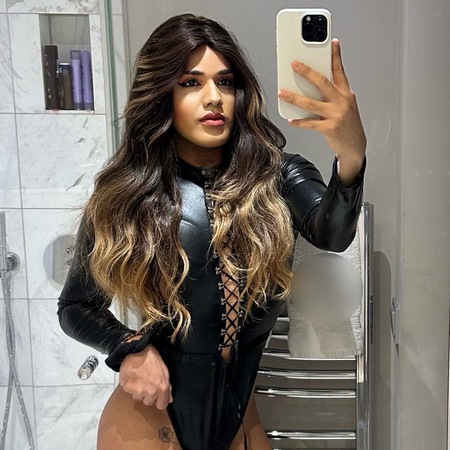 Ts Taina Party, Trier