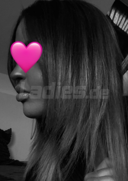 Foto von Elina Amara - Bl*wjob-Queen & N*mph*man*n