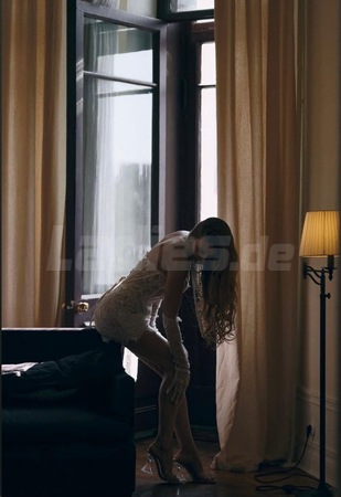 Irina Neu, Minden