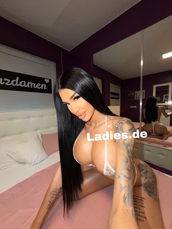 Ariana Española Neue Nummer, Stuttgart