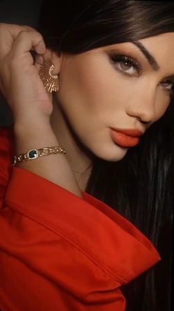 Mariana Cruzz 26 J 24 H, Kassel