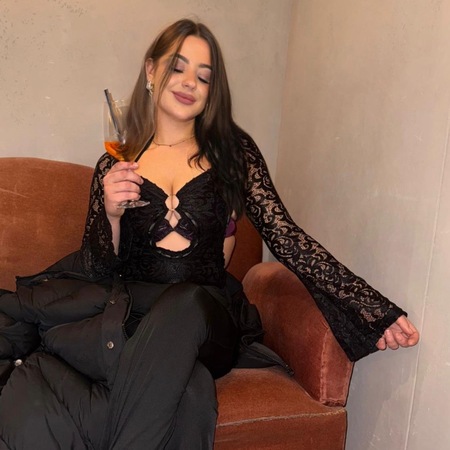 Deutsche Kran*enschw*ster Adriana auf Durchreise!, Hannover