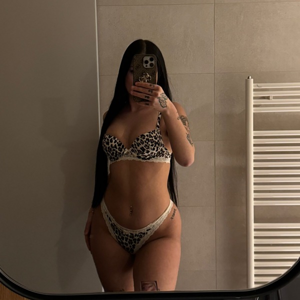 Foto von Baddie Shirin  100% verifiziert und natürlich
