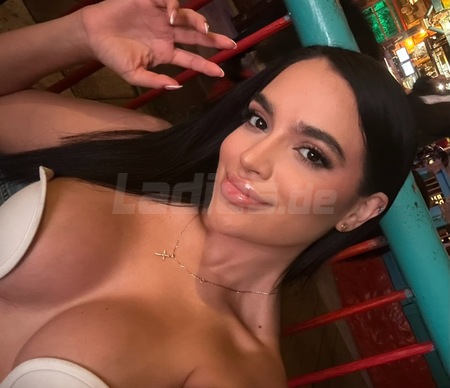 Sara, Düsseldorf