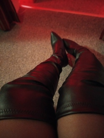 Sarah D**p Thr*at - 1.MAL!, Schnega