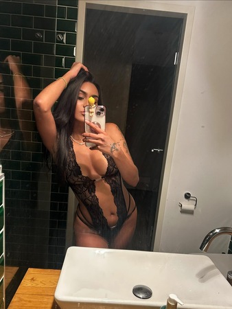 Lara, Köln