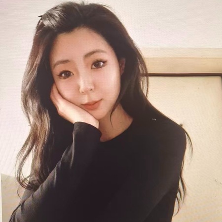 Lili - über WhatsApp, Freiburg im Breisgau