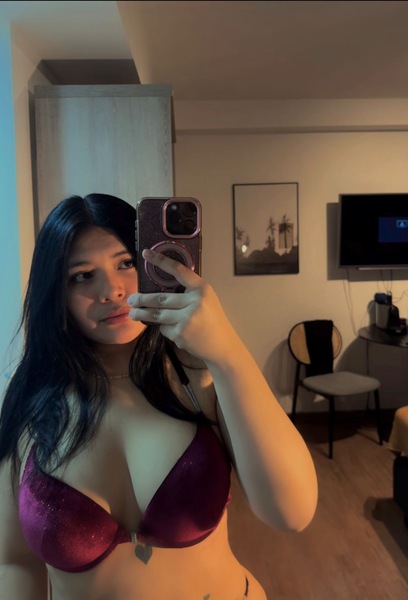 Foto von Mia per SMS & Whatsapp