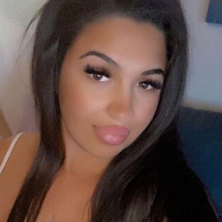 Dzsenifer *Brandneu*, Peine