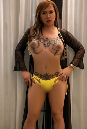 PARTY TS ARELIS SEHR AKT, Rostock