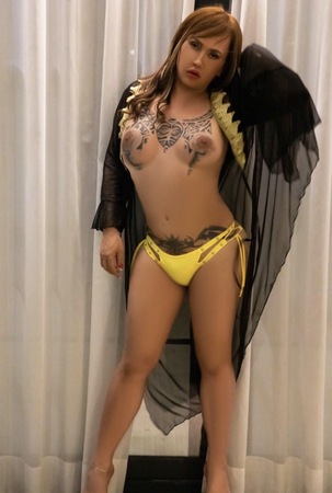 PARTY TS ARELIS SEHR AKT, Rostock